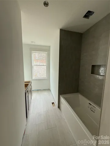 a view of a yard with a house