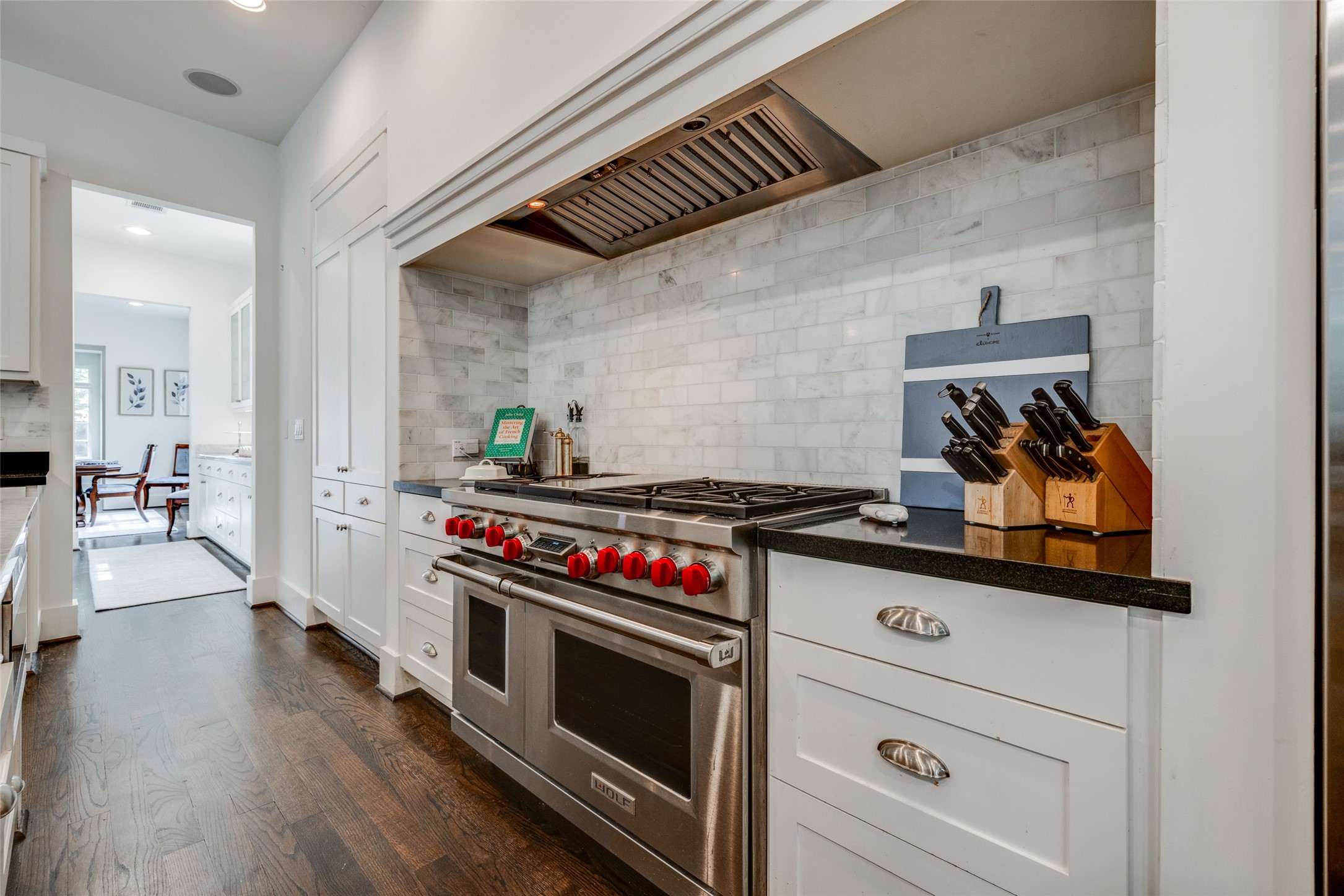 2815 Albans Road Houston, TX 77005 - Photo 23 of 50 Chef's dream - high end appliances, lots of counters space & cabinets, huge island - great for entertaining