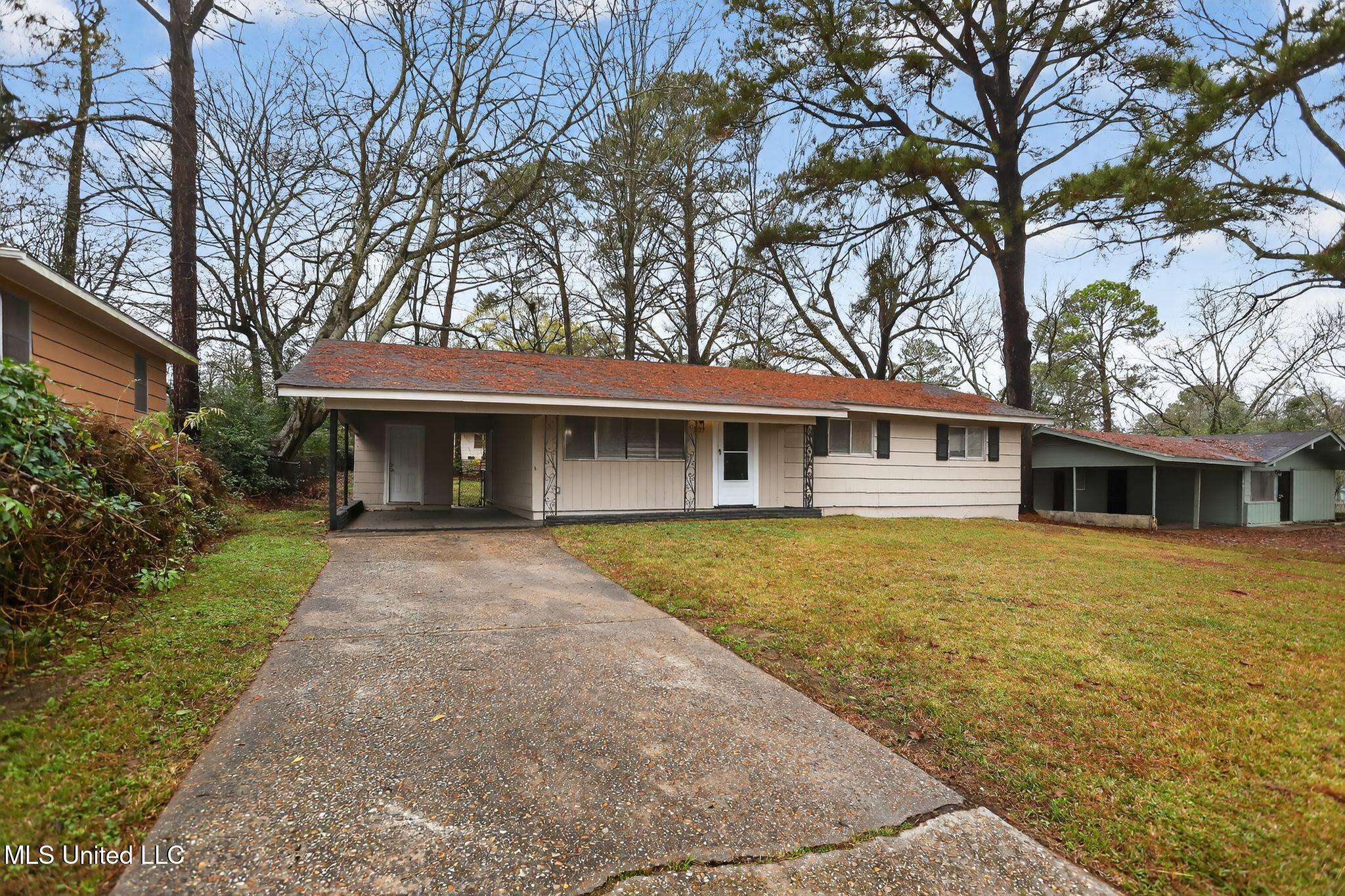 227 Queen Anne Lane Jackson, MS 39209 - Photo 2 of 39 04_227_Queen_Anne_Ln_Jackson_MS_39209-Ex