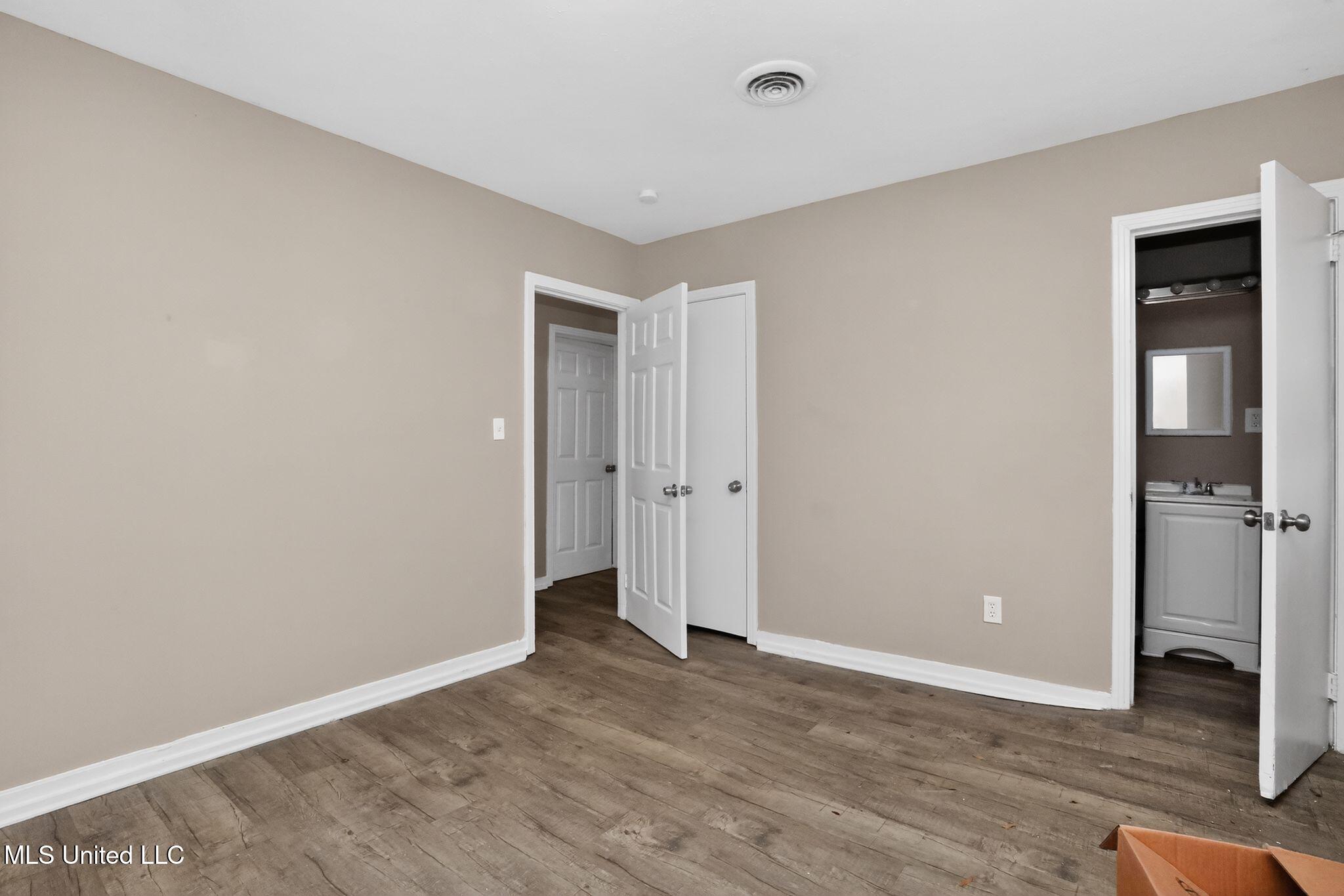 227 Queen Anne Lane Jackson, MS 39209 - Photo 27 of 39 27_227_Queen_Anne_Ln_Jackson_MS_39209-Be