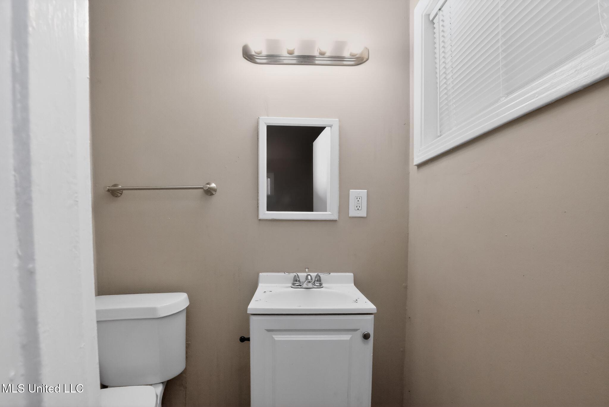 227 Queen Anne Lane Jackson, MS 39209 - Photo 36 of 39 36_227_Queen_Anne_Ln_Jackson_MS_39209-Ba