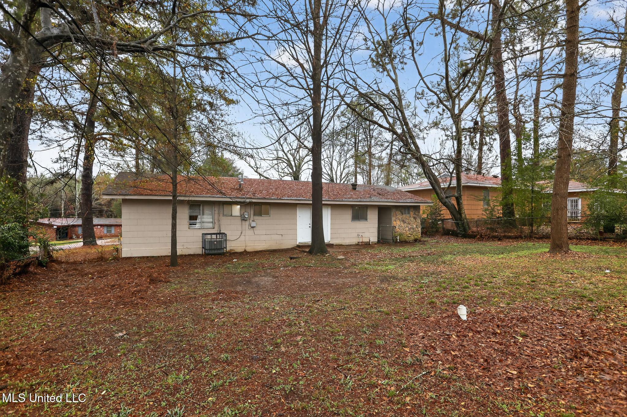 227 Queen Anne Lane Jackson, MS 39209 - Photo 4 of 39 02_227_Queen_Anne_Ln_Jackson_MS_39209-Ex