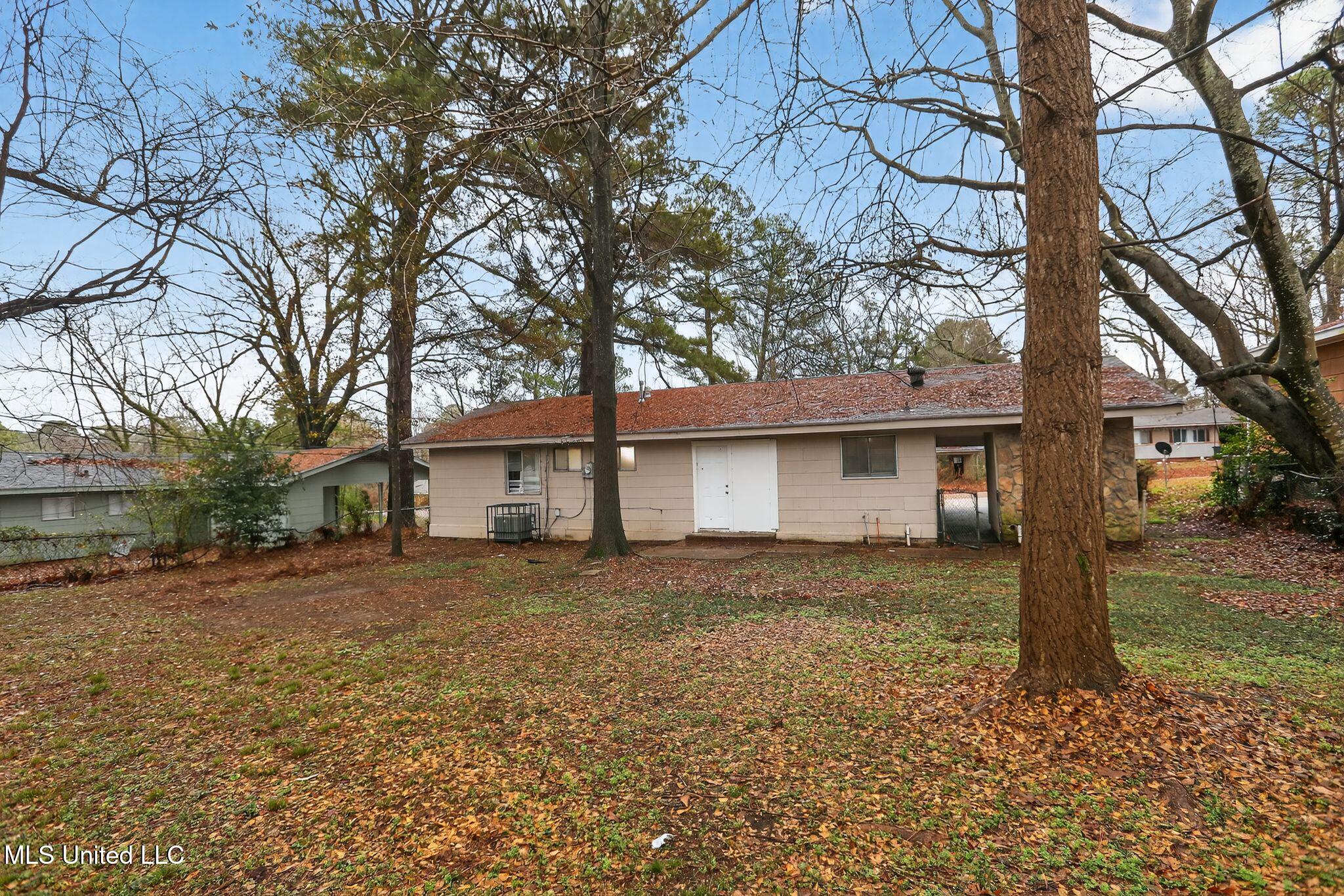 227 Queen Anne Lane Jackson, MS 39209 - Photo 6 of 39 05_227_Queen_Anne_Ln_Jackson_MS_39209-Ex