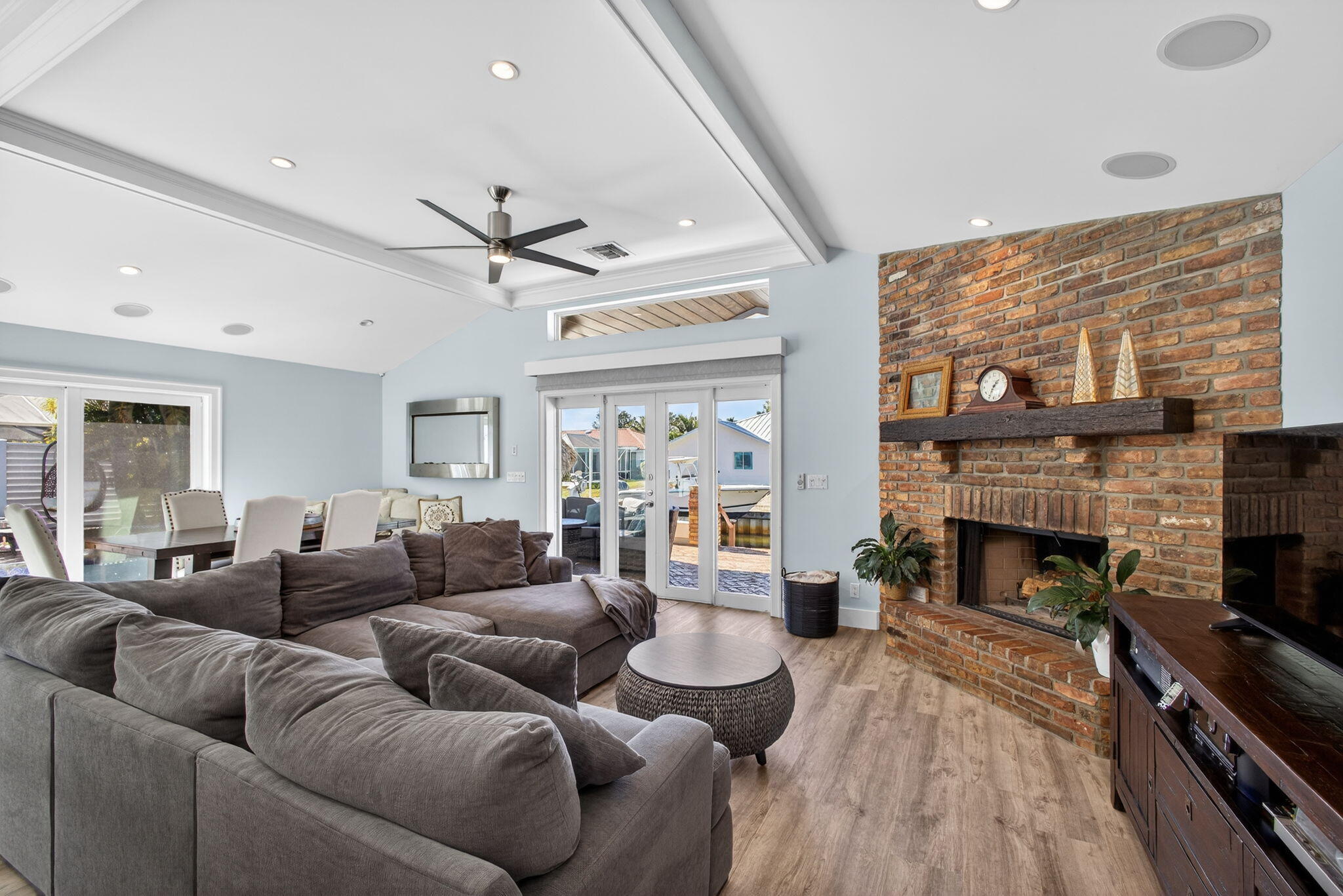 908 Penn Trail Jupiter, FL 33458 - Photo 12 of 67 Living