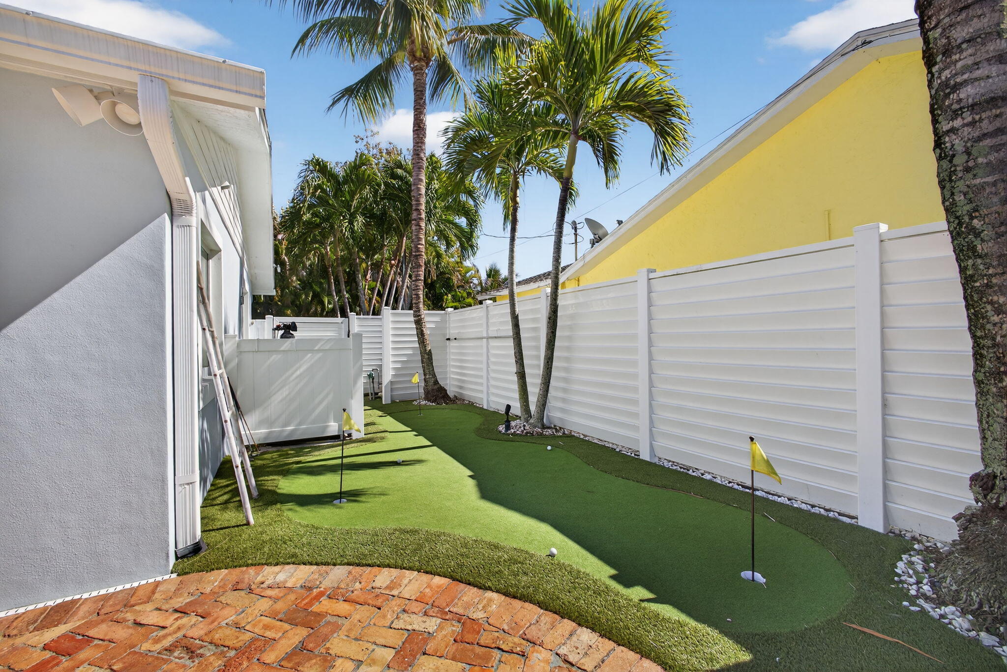 908 Penn Trail Jupiter, FL 33458 - Photo 45 of 67 Putting Green