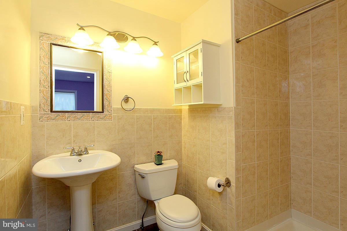 13604 Middlevale Lane Silver Spring, MD 20906 - Photo 15 of 30 Bath