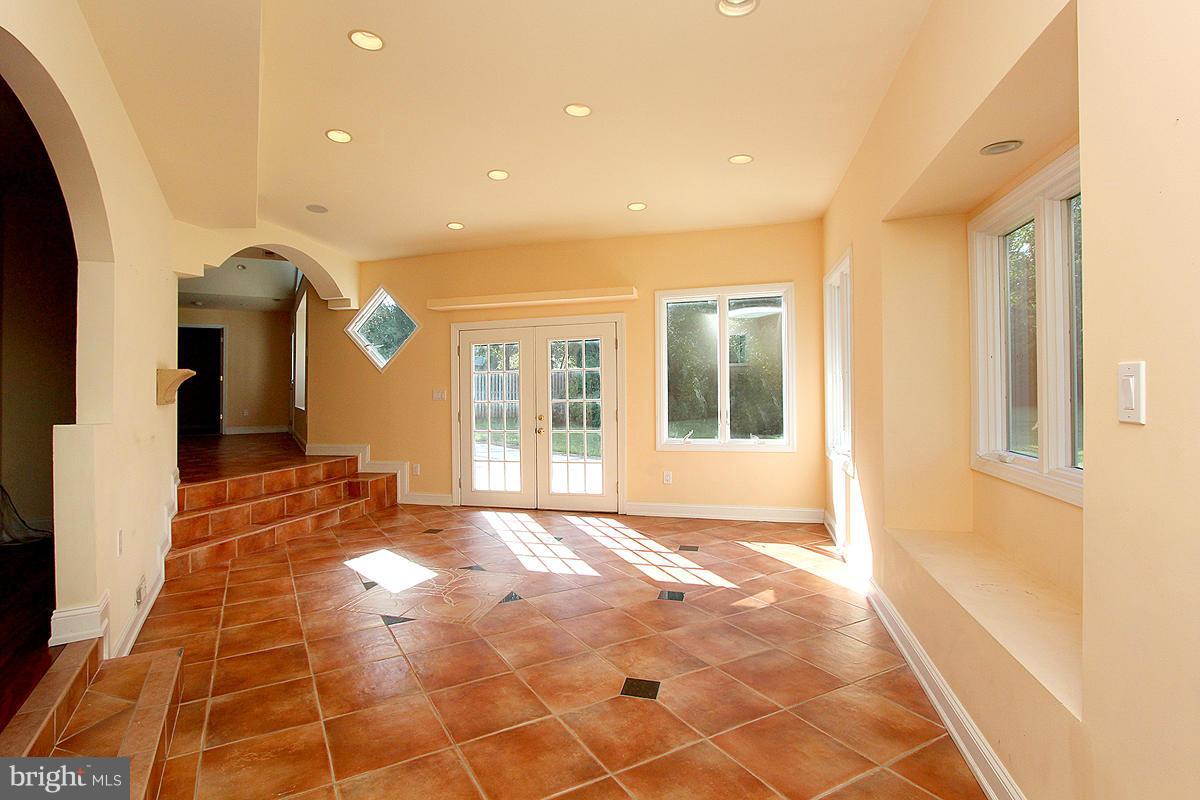 13604 Middlevale Lane Silver Spring, MD 20906 - Photo 8 of 30 Interior (General)