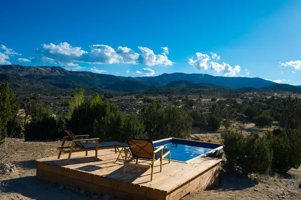 $990,000 | 1102 Burlington Road, Pioneertown, CA 92268