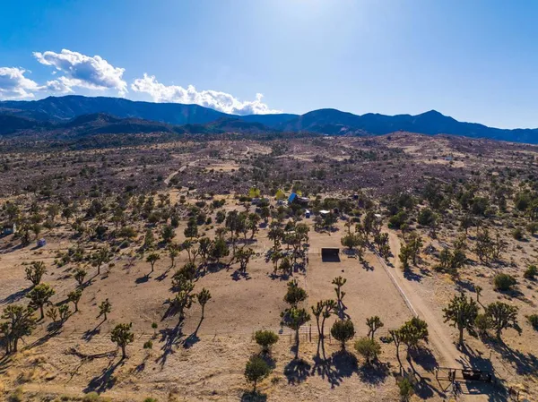 $990,000 | 1102 Burlington Road, Pioneertown, CA 92268