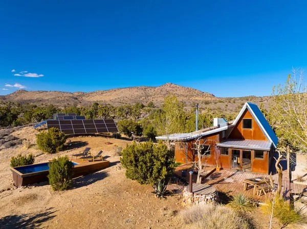 $990,000 | 1102 Burlington Road, Pioneertown, CA 92268
