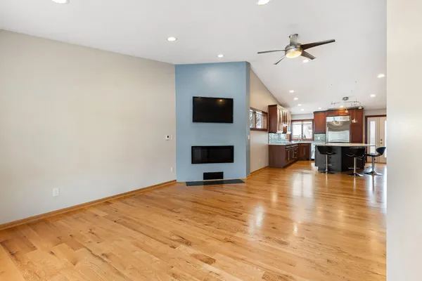 $309,900 | 400 Oakland Place Northeast, Unit 9, Austin, MN 55912