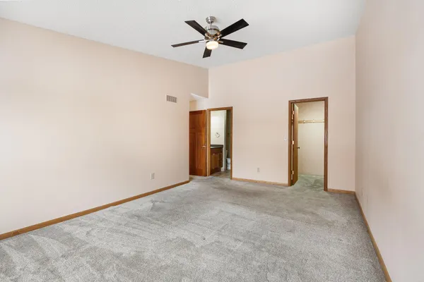 $309,900 | 400 Oakland Place Northeast, Unit 9, Austin, MN 55912