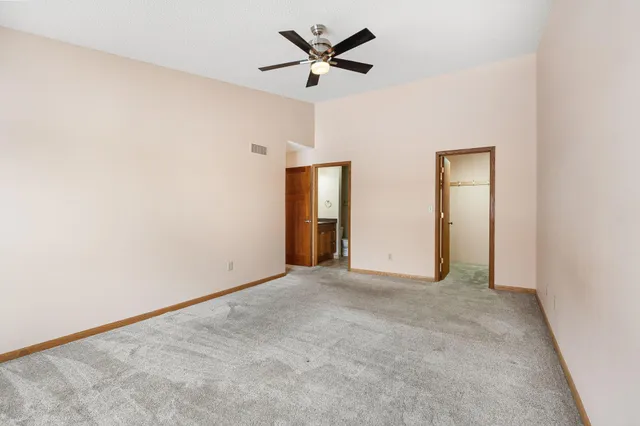 $329,900 | 400 Oakland Place Northeast, Unit 9, Austin, MN 55912