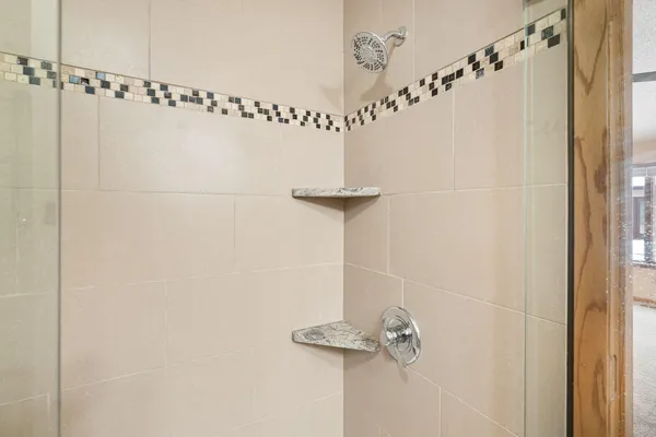 $309,900 | 400 Oakland Place Northeast, Unit 9, Austin, MN 55912