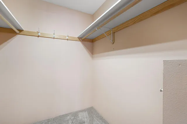 $329,900 | 400 Oakland Place Northeast, Unit 9, Austin, MN 55912