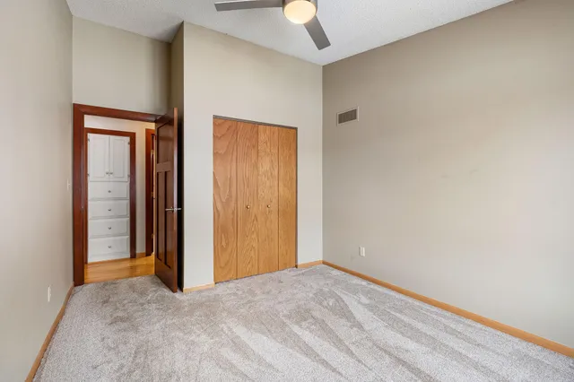 $329,900 | 400 Oakland Place Northeast, Unit 9, Austin, MN 55912