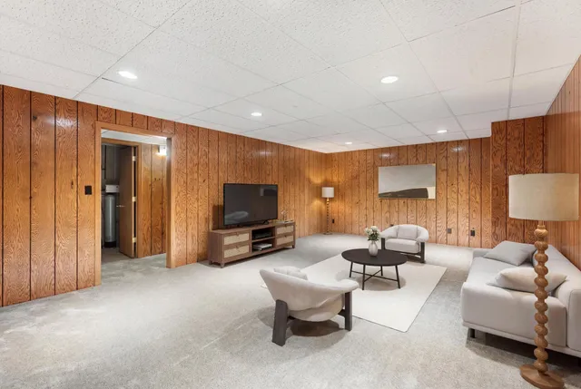 $329,900 | 400 Oakland Place Northeast, Unit 9, Austin, MN 55912