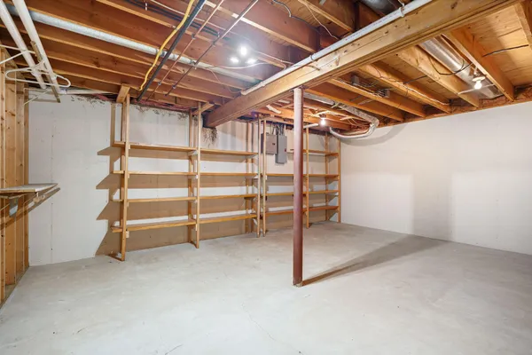 $309,900 | 400 Oakland Place Northeast, Unit 9, Austin, MN 55912