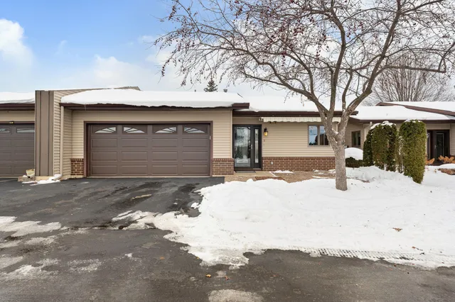 $329,900 | 400 Oakland Place Northeast, Unit 9, Austin, MN 55912