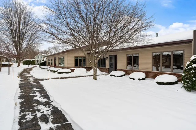 $329,900 | 400 Oakland Place Northeast, Unit 9, Austin, MN 55912