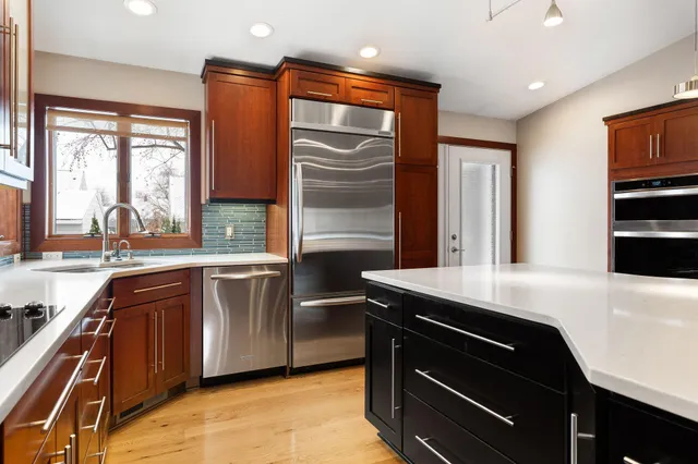 $329,900 | 400 Oakland Place Northeast, Unit 9, Austin, MN 55912