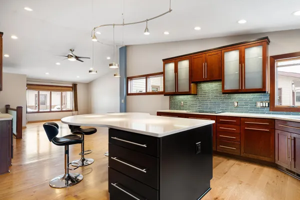 $309,900 | 400 Oakland Place Northeast, Unit 9, Austin, MN 55912