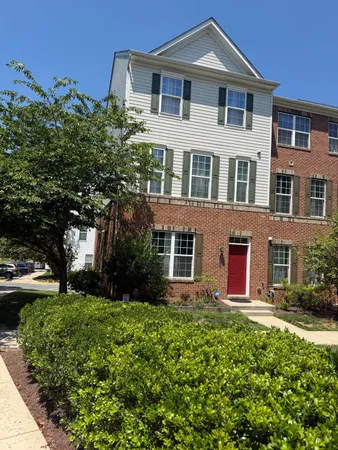 $3,400 | Woodlake Drive, Unit 17, Silver Spring, MD 20904
