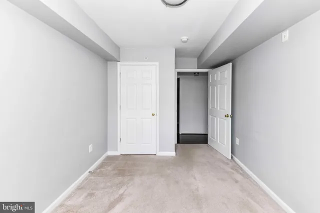 $2,200 | 2912 17th Street South, Unit 302, Arlington, VA 22204