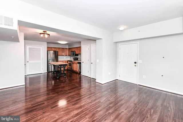 $2,200 | 2912 17th Street South, Unit 302, Arlington, VA 22204