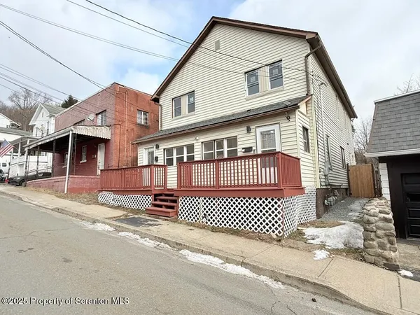 $1,250 | 210 Center Avenue, Plymouth, PA 18651