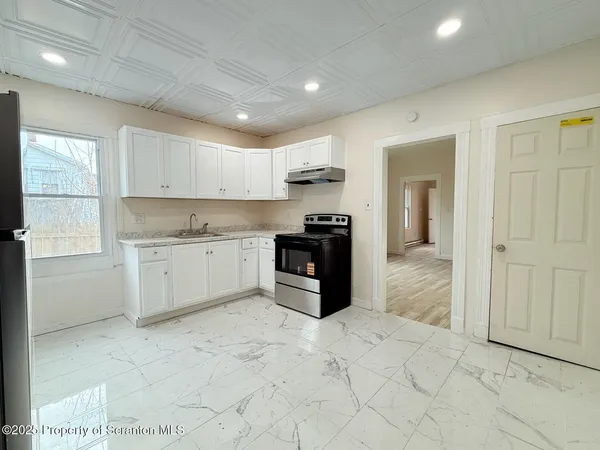 $1,250 | 210 Center Avenue, Plymouth, PA 18651