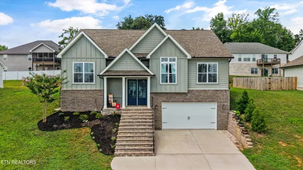 $475,000 | 8121 Chapel Hill Lane, Knoxville, TN 37938