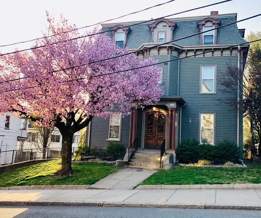 $2,250 | 154 Central Street, Unit 10, Somerville, MA 02145