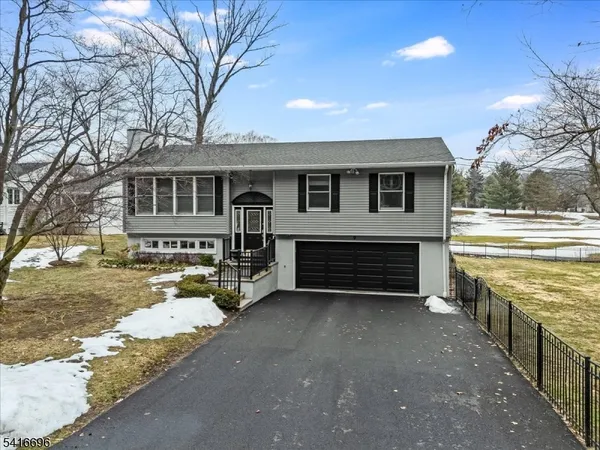 $699,000 | 9 Fairway Trail, Sparta, NJ 07871