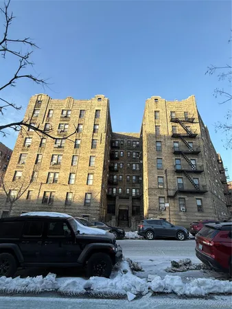 $380,000 | 50-05 43rd Avenue, Unit 1L | Woodside