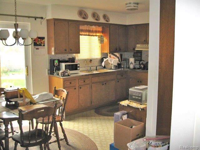 13724 Martin Road Warren, MI 48088 - Photo 6 of 19 IMG_4688