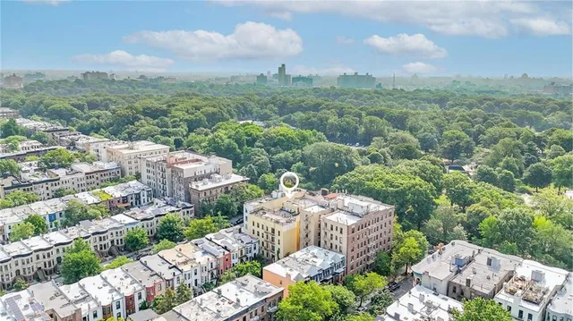 $799,999 | 145 Prospect Park West, Unit 4D | Park Slope