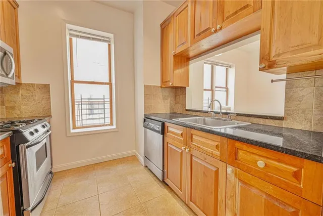 $799,999 | 145 Prospect Park West, Unit 4D | Park Slope