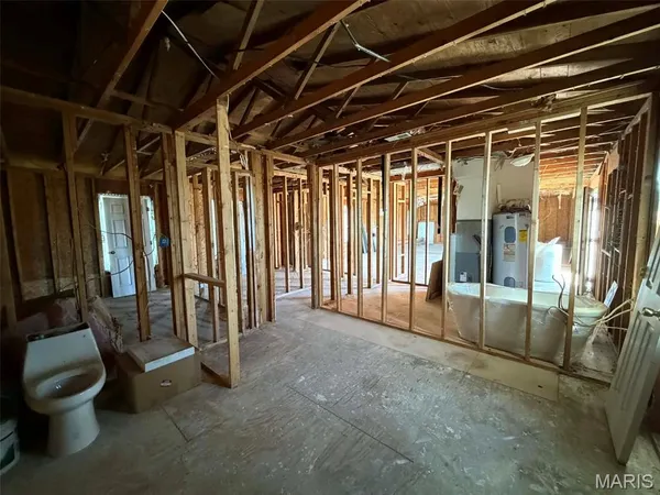 $209,900 | 3495 Miles Station Road, Brighton, IL 62012