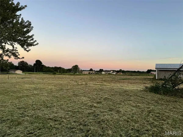 $209,900 | 3495 Miles Station Road, Brighton, IL 62012