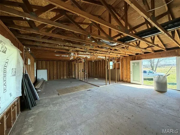 $209,900 | 3495 Miles Station Road, Brighton, IL 62012