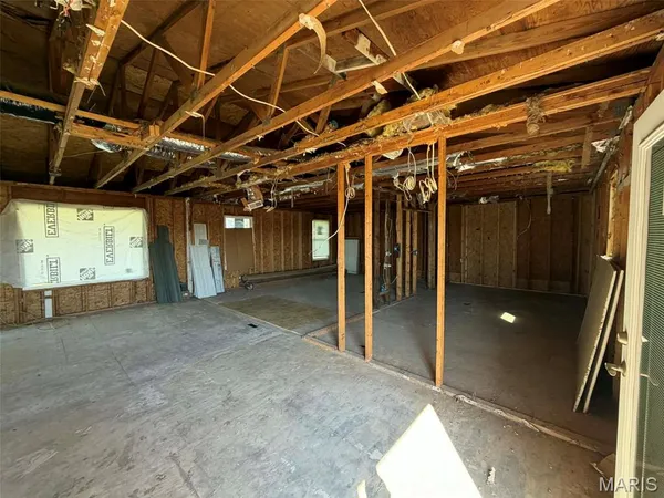 $209,900 | 3495 Miles Station Road, Brighton, IL 62012