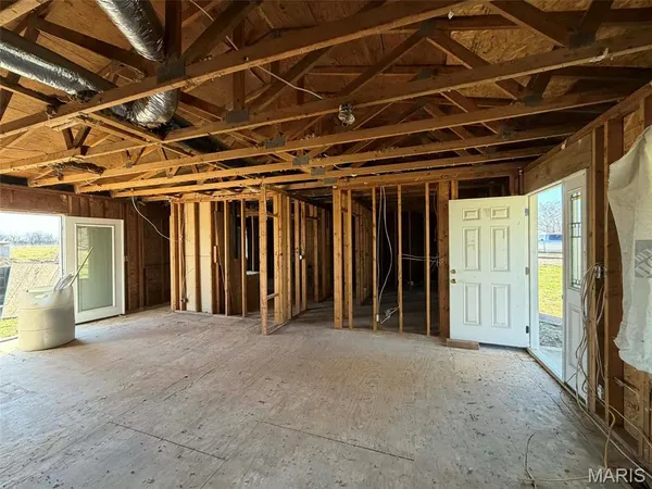 $209,900 | 3495 Miles Station Road, Brighton, IL 62012