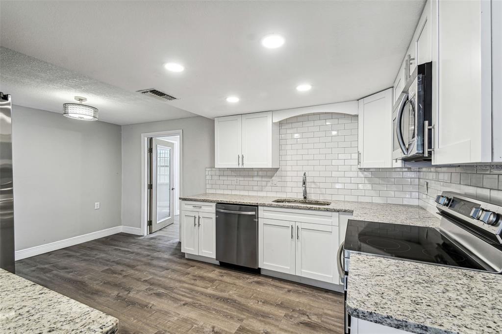 10837 Oldham Road Port Richey, FL 34668 - Photo 9 of 29 Gallery Image 9