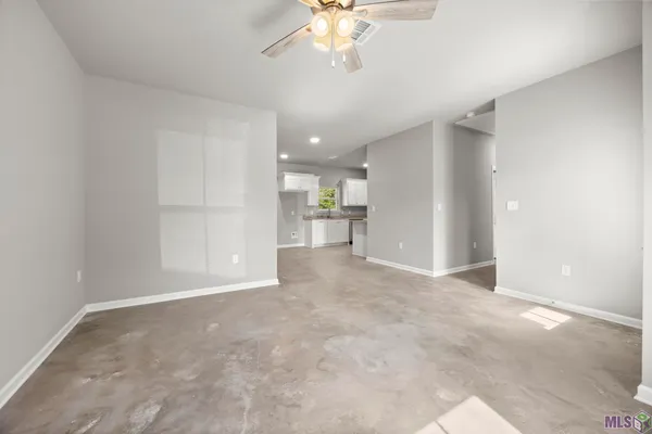 $1,750 | 18627 Greenwell Springs Road, Unit 2B, Central, LA 70739