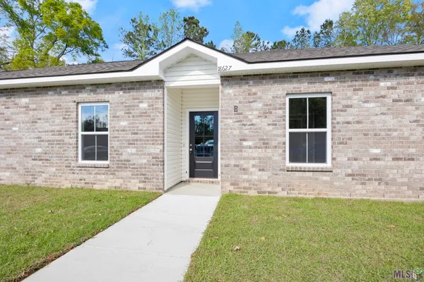 $1,750 | 18627 Greenwell Springs Road, Unit 2B, Central, LA 70739