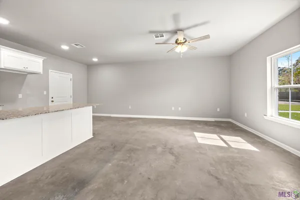 $1,750 | 18627 Greenwell Springs Road, Unit 2B, Central, LA 70739
