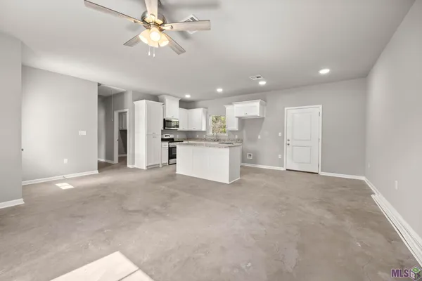 $1,750 | 18627 Greenwell Springs Road, Unit 2B, Central, LA 70739
