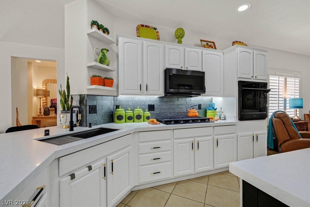 2228 Waterton Rivers Drive Henderson, NV 89044 - Photo 9 of 57 Bright open and airy.