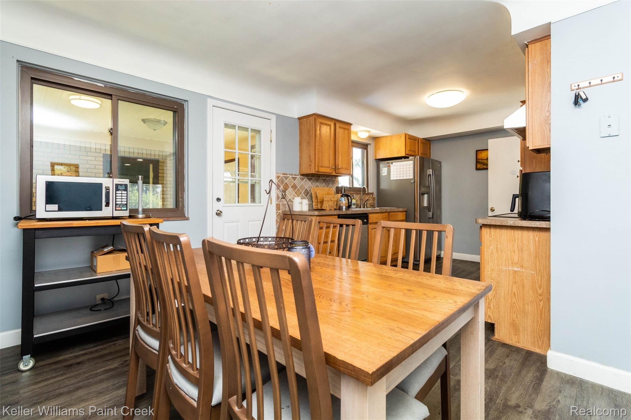 11031 12 Mile Road Warren, MI 48093 - Photo 10 of 41 interior (6).jpg
